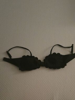 Black Scallop Edge Women's Bikini Top - CupShe
